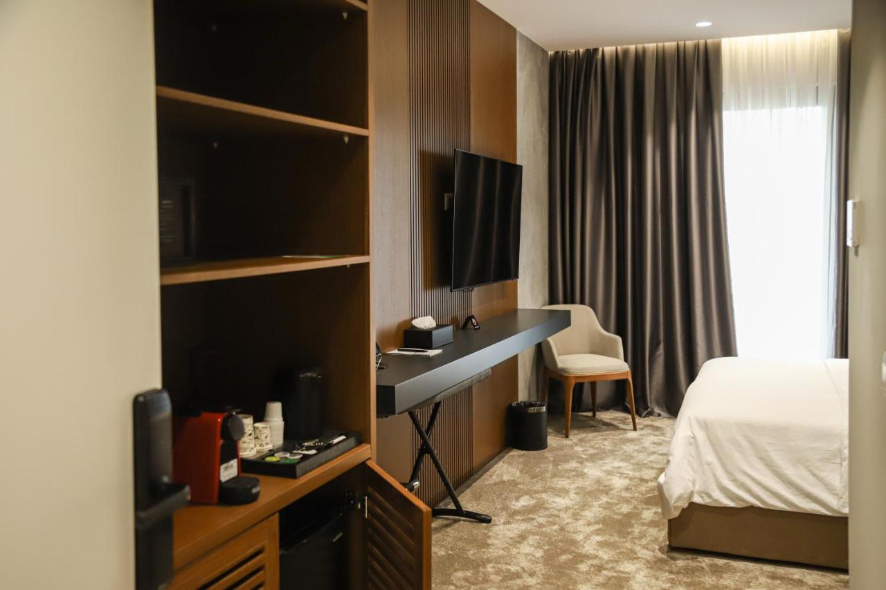 Urbanin Apartment & Hotel Tiranë Ngoại thất bức ảnh