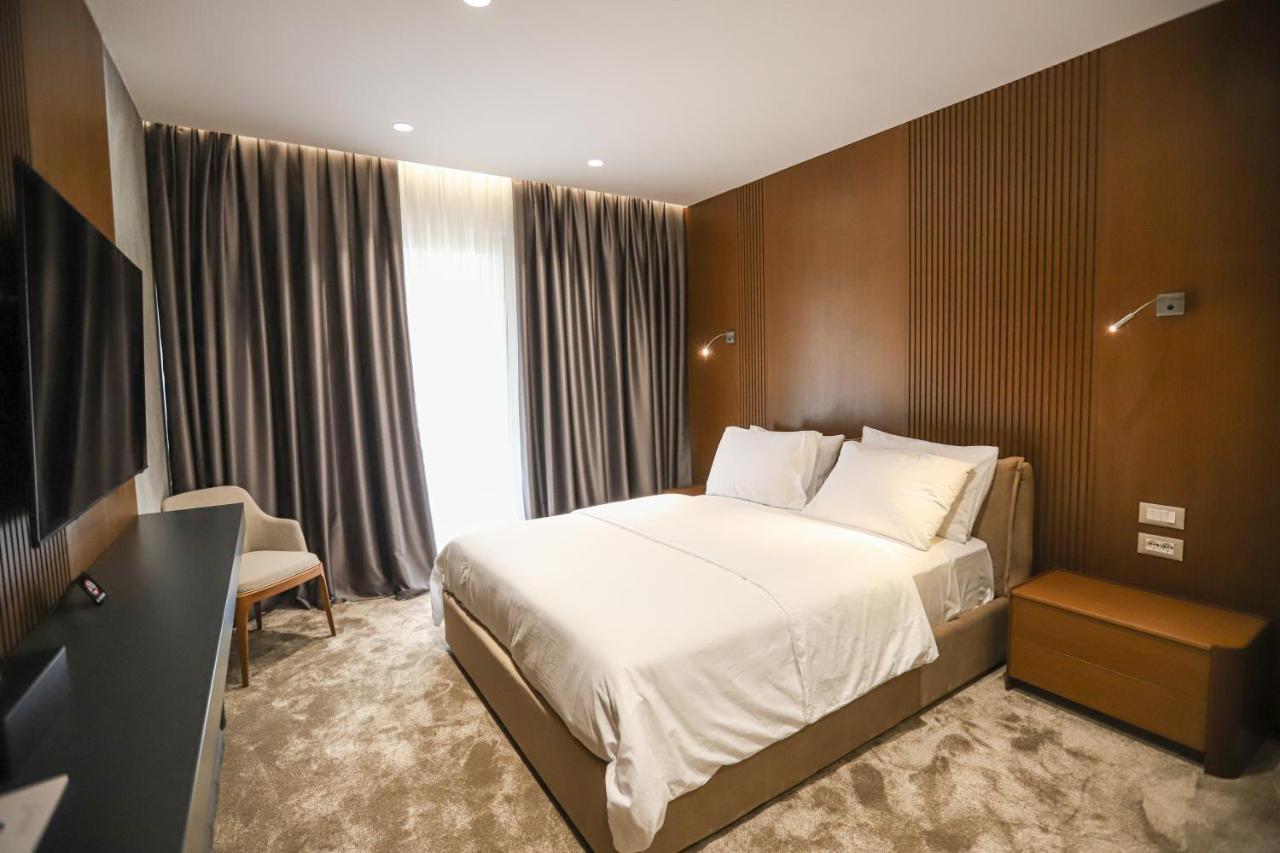 Urbanin Apartment & Hotel Tiranë Ngoại thất bức ảnh