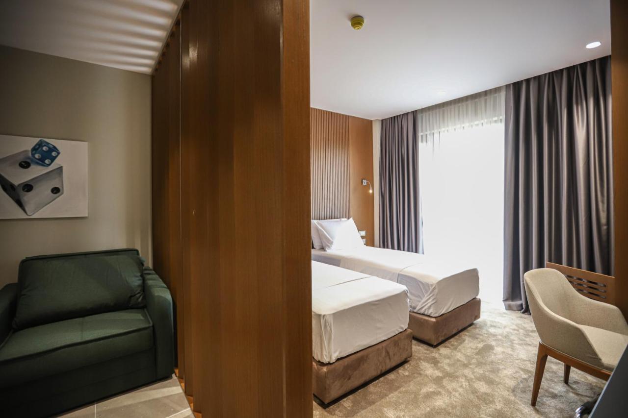 Urbanin Apartment & Hotel Tiranë Ngoại thất bức ảnh
