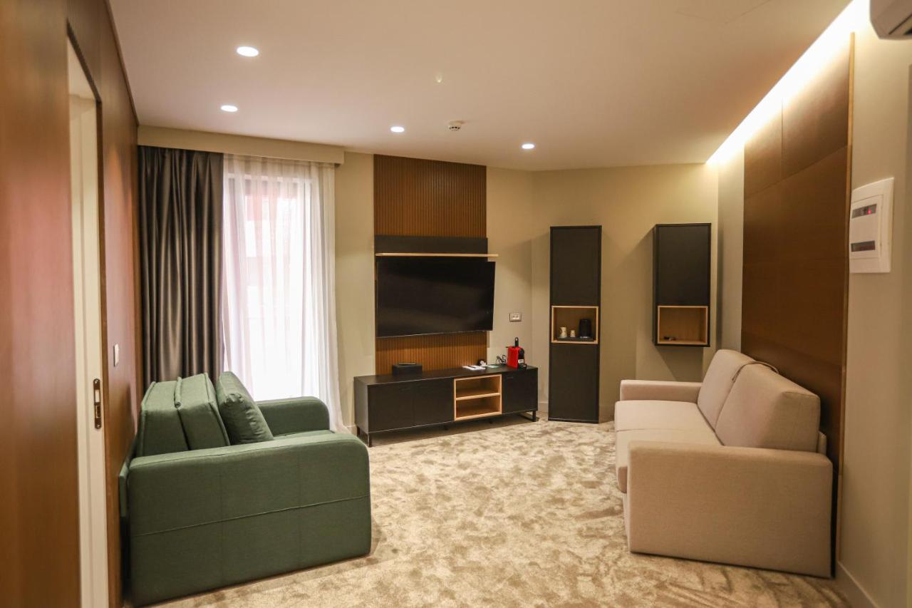 Urbanin Apartment & Hotel Tiranë Ngoại thất bức ảnh