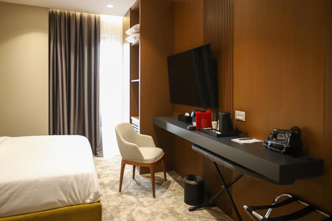 Urbanin Apartment & Hotel Tiranë Ngoại thất bức ảnh