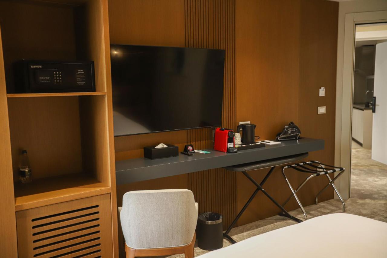 Urbanin Apartment & Hotel Tiranë Ngoại thất bức ảnh