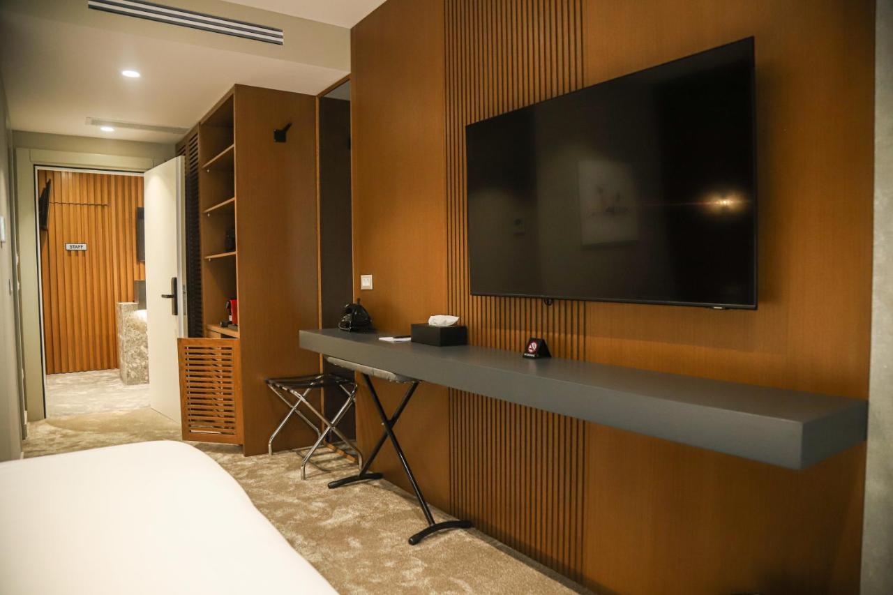 Urbanin Apartment & Hotel Tiranë Ngoại thất bức ảnh