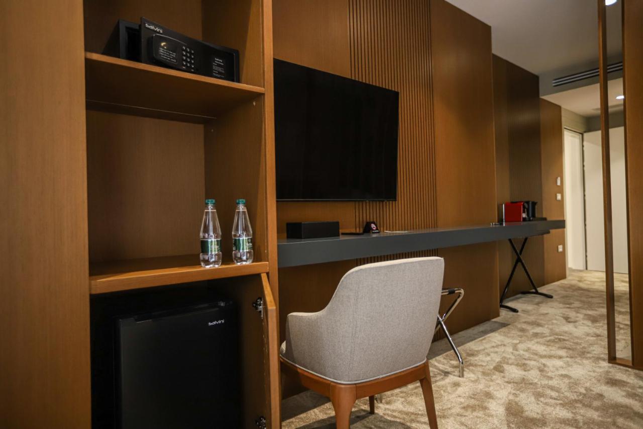 Urbanin Apartment & Hotel Tiranë Ngoại thất bức ảnh