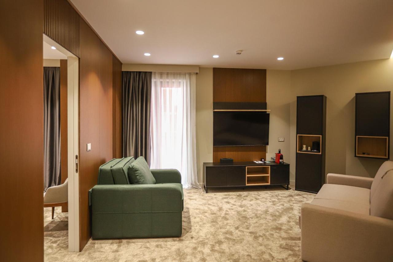Urbanin Apartment & Hotel Tiranë Ngoại thất bức ảnh